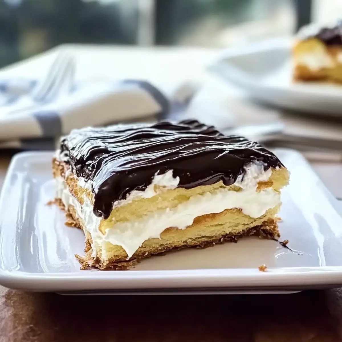 Irresistible Chocolate Eclair Cake with Creamy Layers